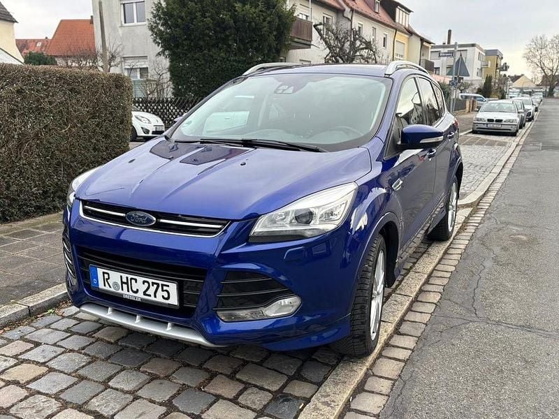 Gebraucht Ford Kuga Titanium 150 PS (110 kW) 2015 Blau SUV