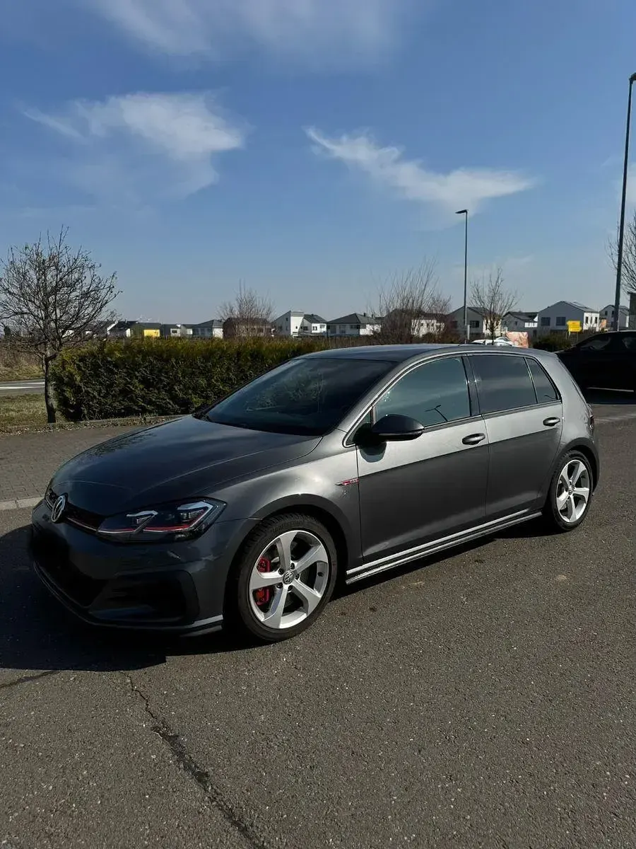 Gebraucht VW Golf VII GTI 245 PS (180 kW) 2019 Grau Limousine