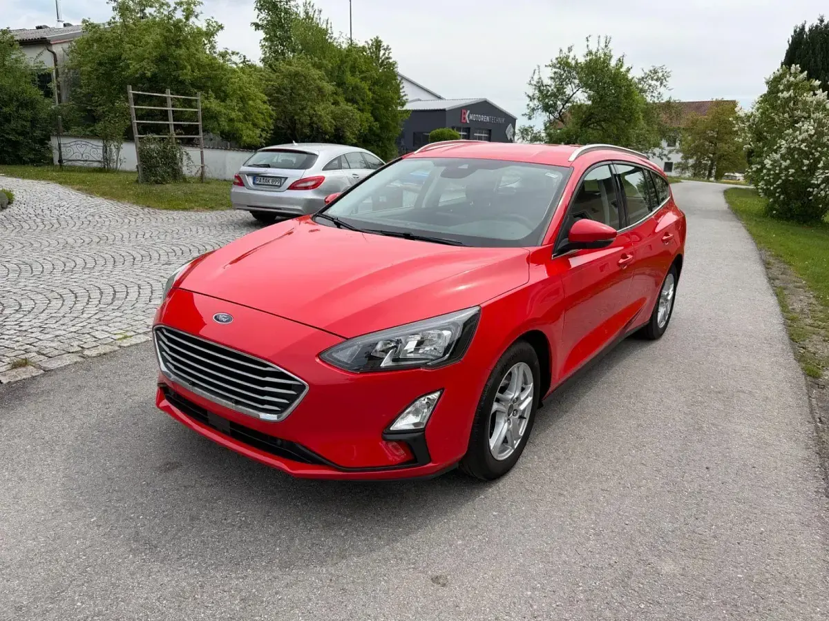 Gebraucht Ford Focus Cool & Connect 101 PS (74 kW) 2021 Rot Kombi