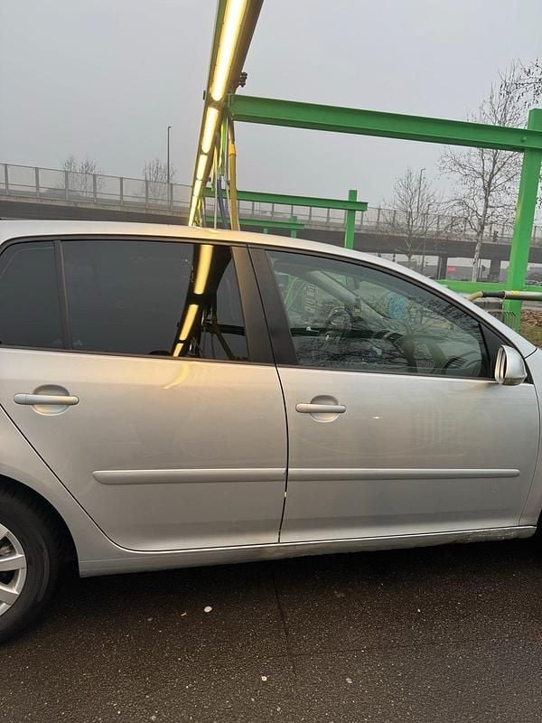 Gebraucht VW Golf V 102 PS (75 kW) 2006 Silber Kleinwagen