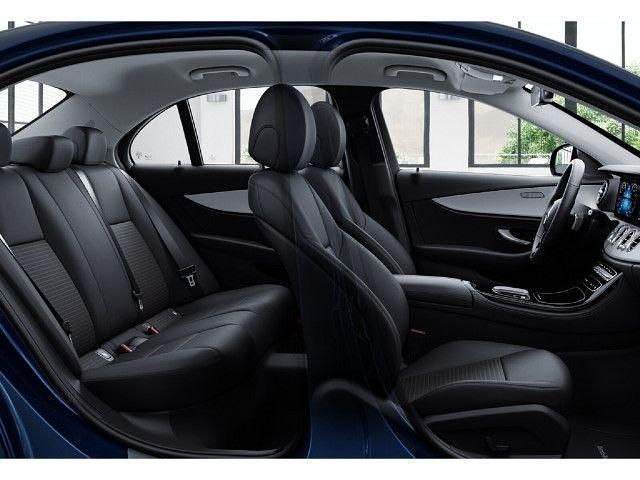 Gebraucht Mercedes E200 Avantgarde 197 PS (144 kW) 2022 Blau / nautikblau Limousine