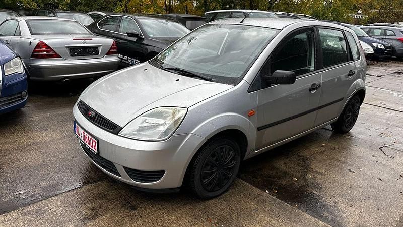 Blau Gebraucht 2005 Ford Fiesta Ambiente Limousine | 1.200 € (Guter Preis) - Bild 1/4