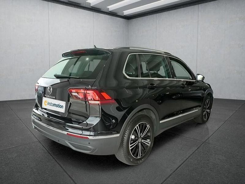 Gebraucht VW Tiguan 150 PS (110 kW) 2023 Schwarz SUV