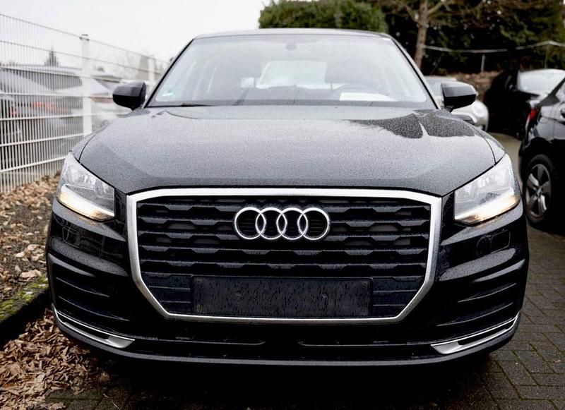 Usata Audi Q2 Basis 116 CV (85 kW) 2017 Nero SUV