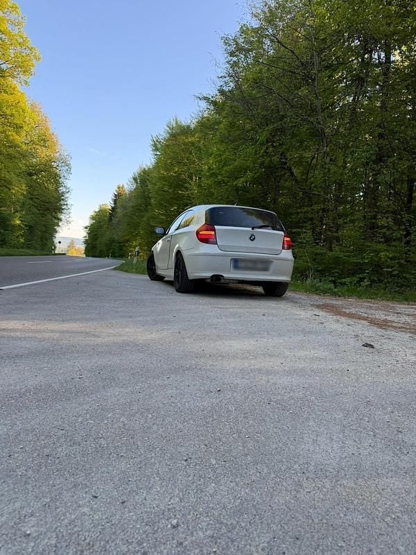 Usata BMW 116 120 CV (88 kW) 2009 Bianco Utilitaria