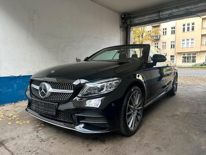 Schwarz Gebraucht 2019 Mercedes C200 AMG Cabrio | 27.999 € (Superpreis) - Bild 1/4