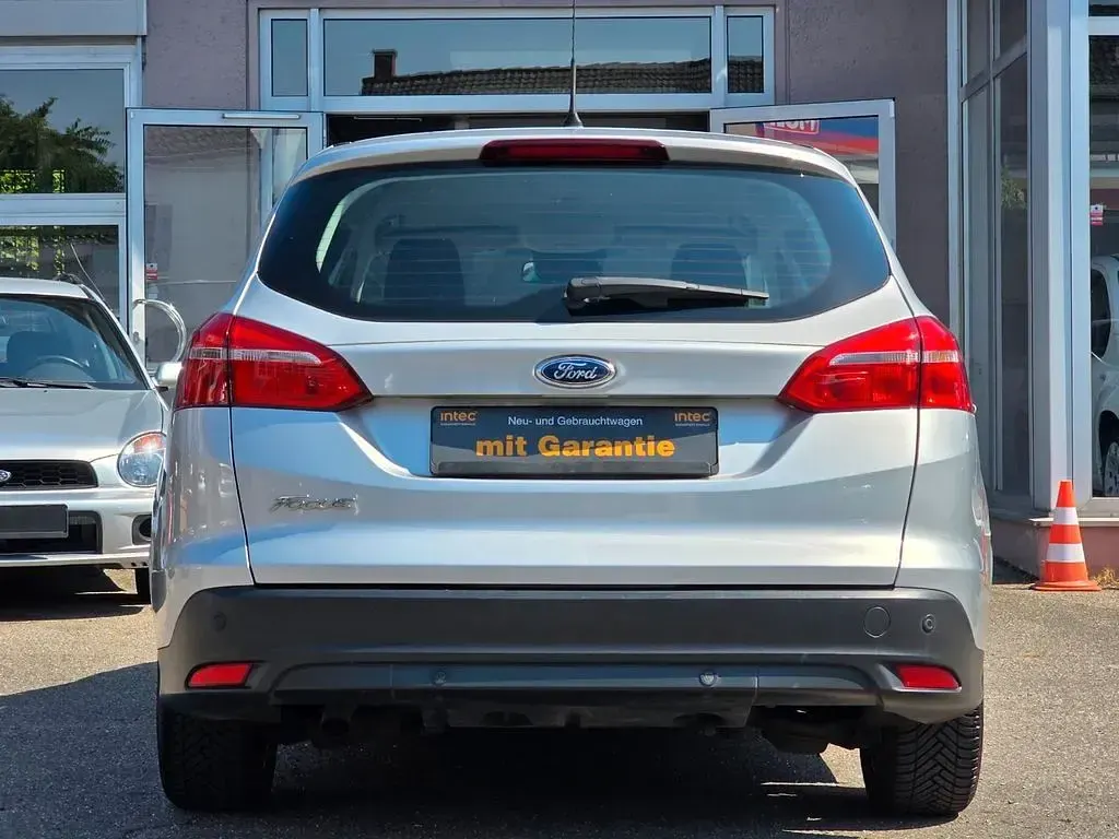 Gebraucht Ford Focus Trend 95 PS (69 kW) 2017 Silber Limousine
