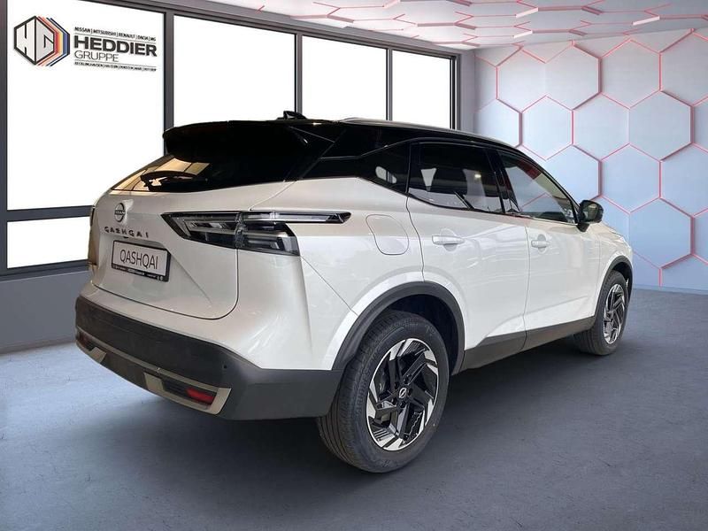 Neu Nissan Qashqai 360º 158 PS (116 kW) 2025 White/black SUV
