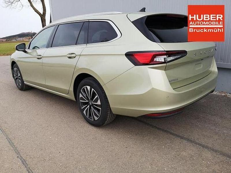 Neu Skoda Superb Selection 193 PS (141 kW) 2025 Andere Kombi