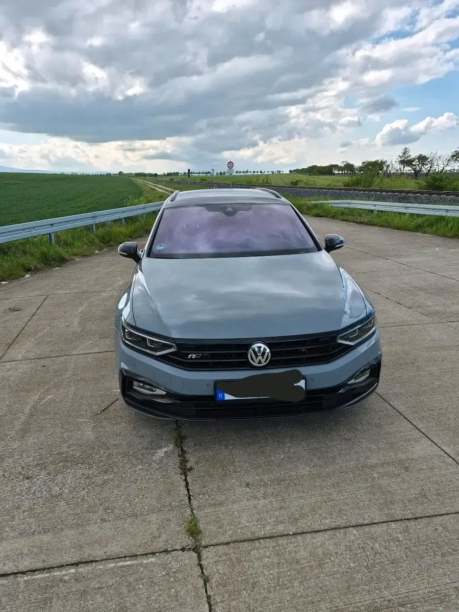 Gebraucht VW Passat R-line Edition 239 PS (175 kW) 2020 Grau Kombi