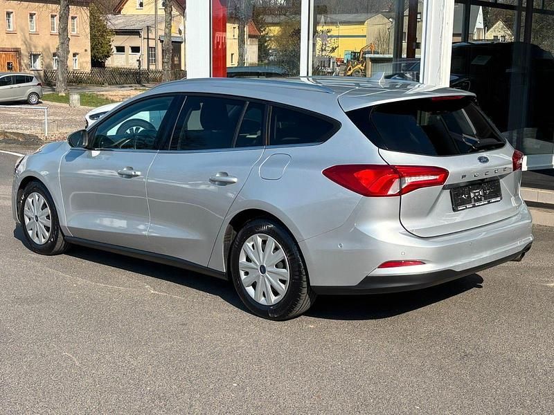 Używany Ford Focus Titanium 120 KM (88 kW) 2020 Srebrny Kombi