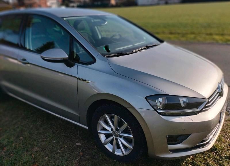 Gebraucht VW Golf VII LOUNGE 125 PS (91 kW) 2015 Silber Limousine