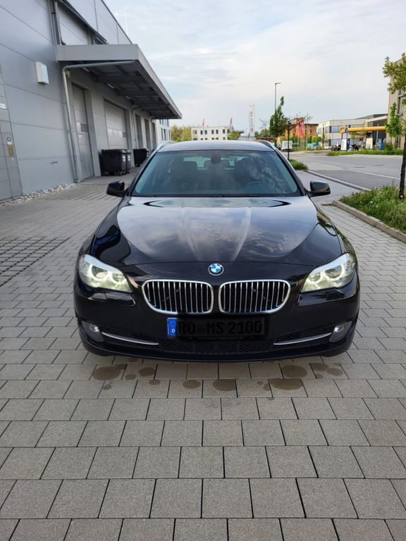 Schwarz Gebraucht 2012 BMW 525 Sport Line Kombi | 9.800 € (Fairer Preis) - Bild 1/4