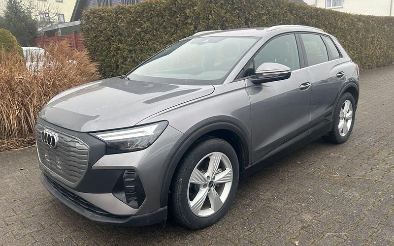 Second-hand Audi Q4 e-tron 125 kW (170 CP) 2022 Gri SUV
