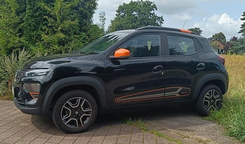 Schwarz Gebraucht 2022 Dacia Spring Comfort Plus Kleinwagen | 8.500 € (Superpreis) - Bild 1/4