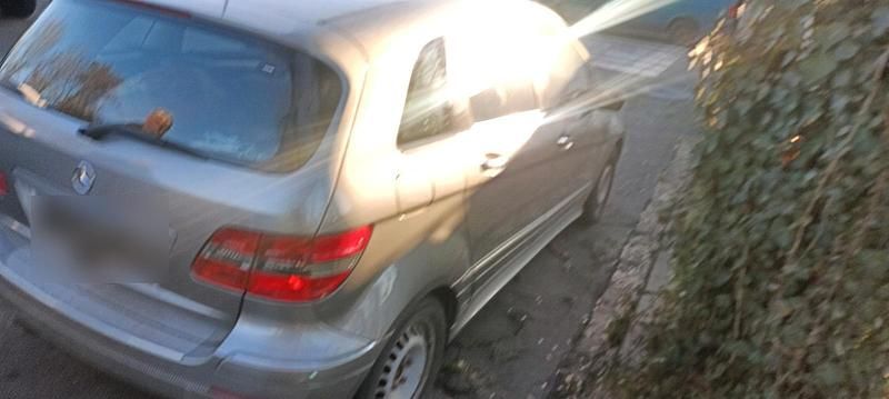 Gebraucht Mercedes B170 115 PS (84 kW) 2007 Braun Van / Kleinbus