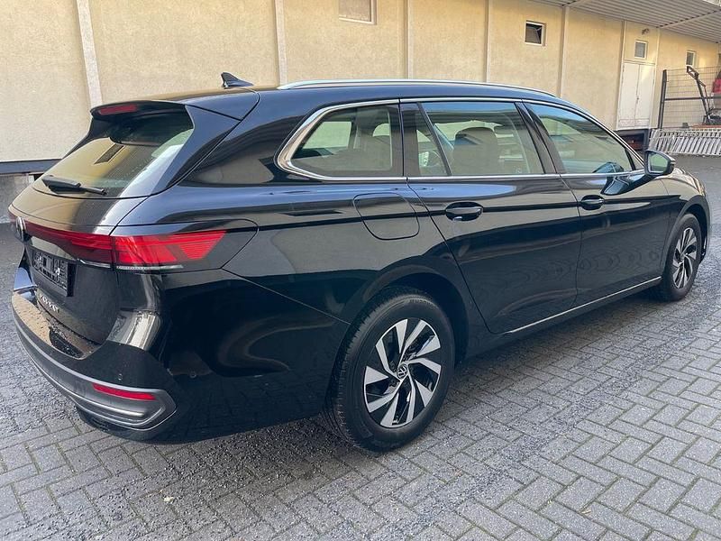 Gebraucht VW Passat 150 PS (110 kW) 2025 Schwarz Kombi