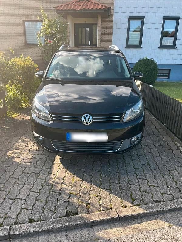 Schwarz Gebraucht 2010 VW Touran Van / Kleinbus | 10.000 € (Teuer) - Bild 1/4