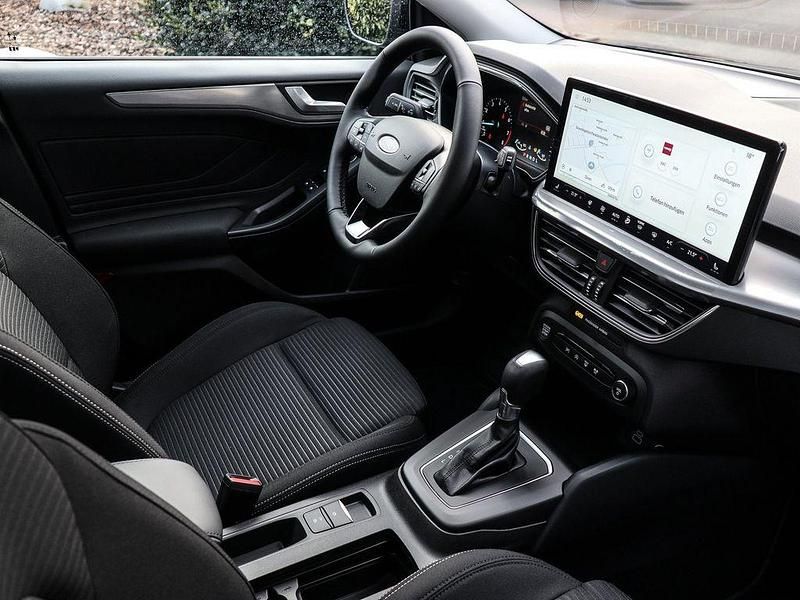 Neu Ford Focus Titanium 155 PS (114 kW) 2026 Schwarz Limousine