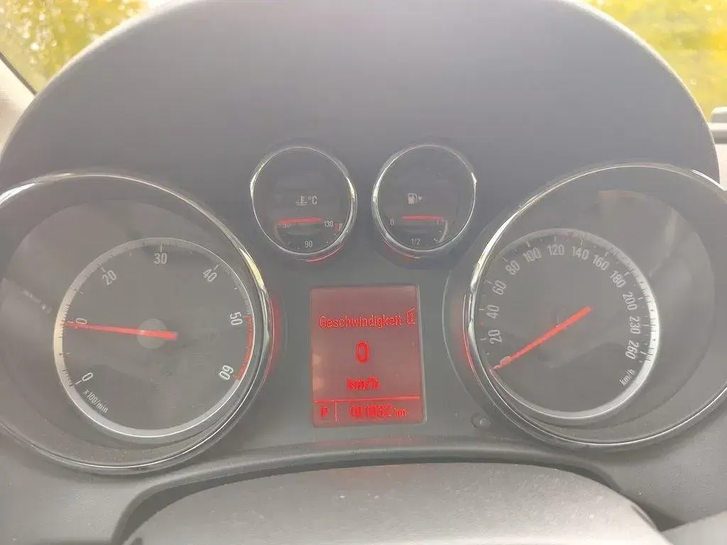 Gebraucht Opel Astra Sport 165 PS (121 kW) 2013 Silber Kombi