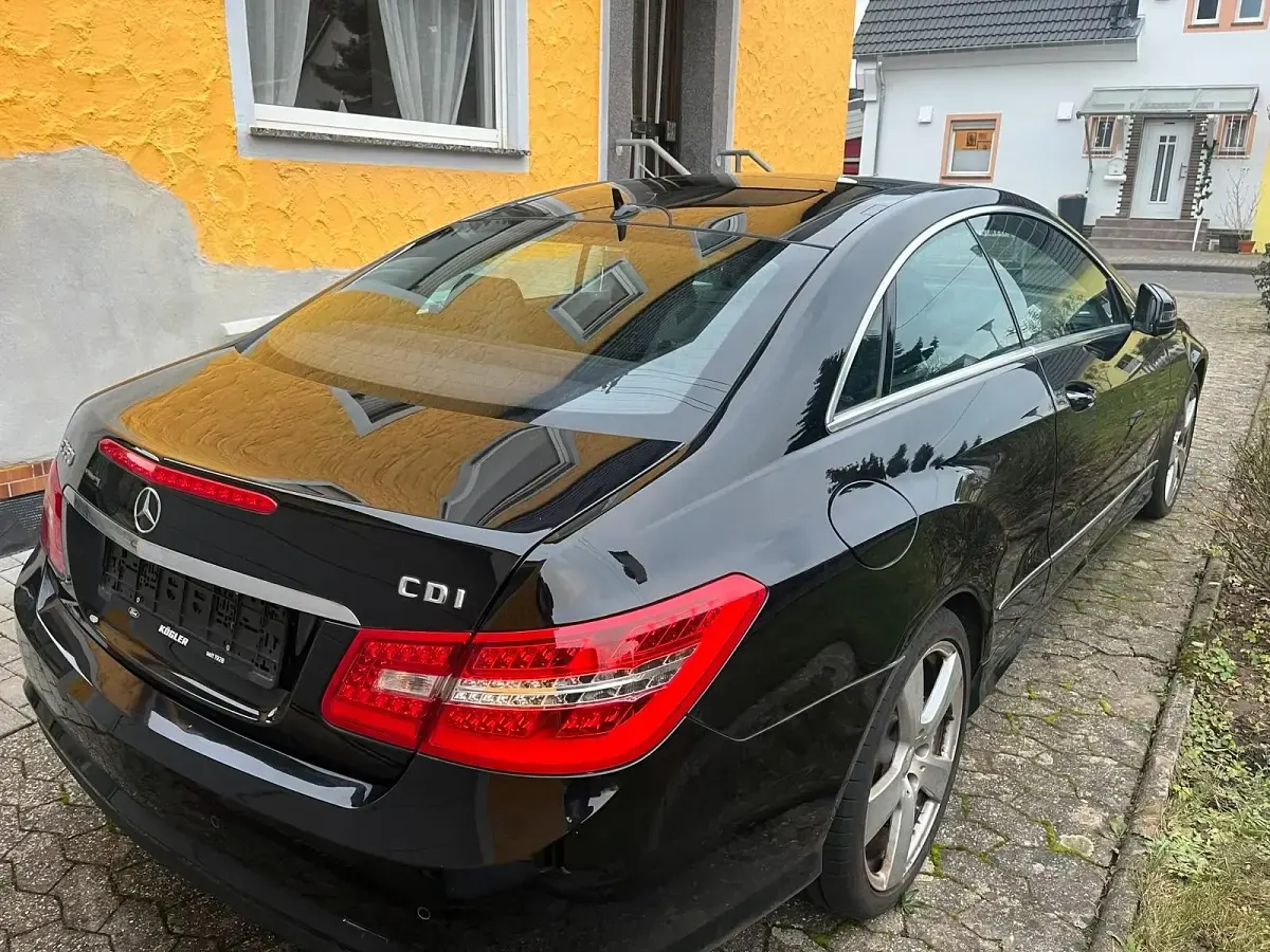 Gebraucht Mercedes E350 265 PS (194 kW) 2013 Schwarz Coupé