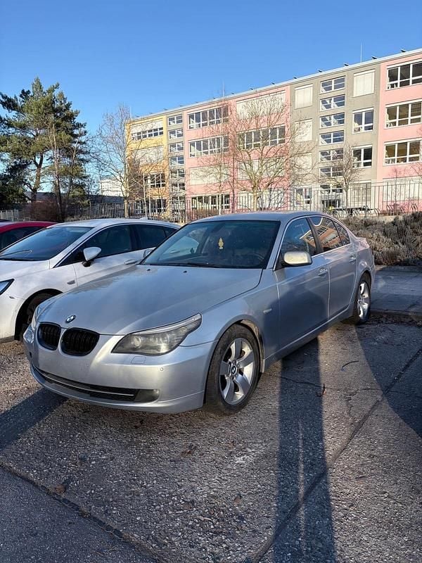 Gebraucht BMW 530 235 PS (172 kW) 2008 Grau Limousine