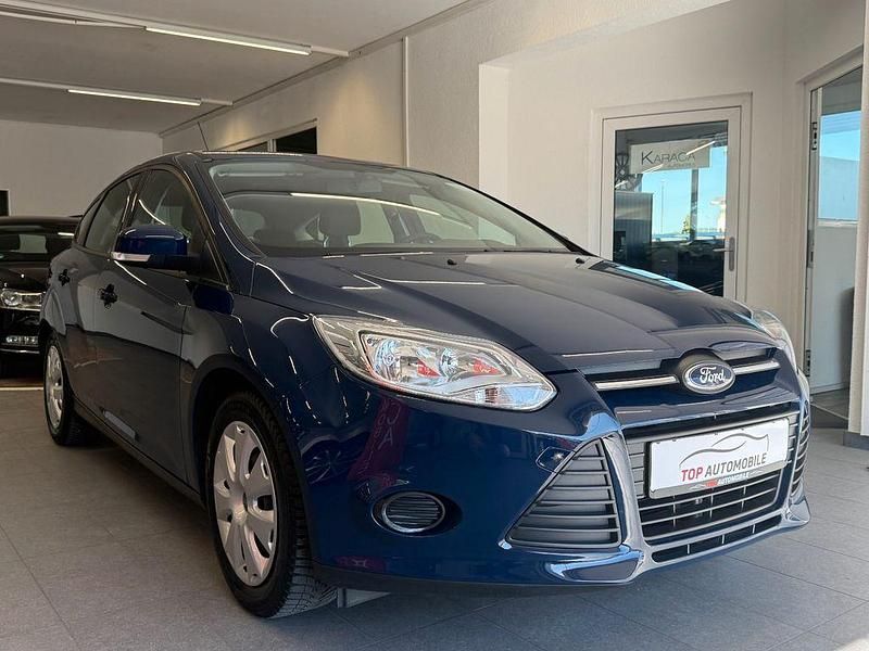 Usata Ford Focus 101 CV (74 kW) 2013 Blu Berlina