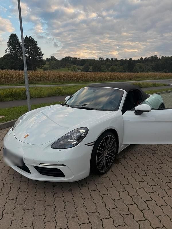 Weiß Gebraucht 2024 Porsche 718 Boxster Cabrio | 66.900 € (Guter Preis) - Bild 1/4