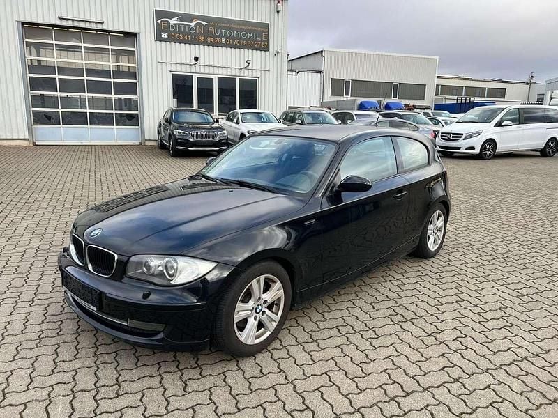 Black sapphire metallic Gebraucht 2009 BMW 120 Kleinwagen | 4.900 € (Fairer Preis) - Bild 1/4