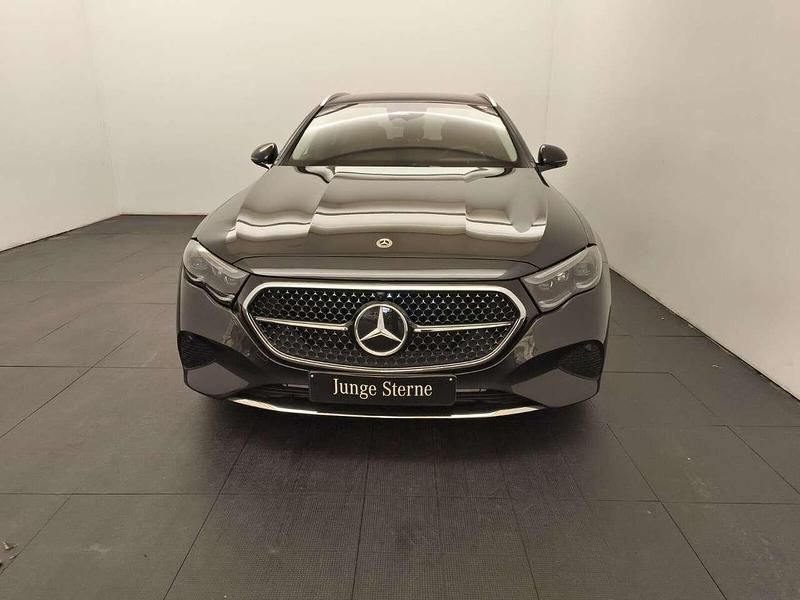 Gebraucht Mercedes E300 Advanced Plus 313 PS (230 kW) 2025 Metalliclack graphitgrau Kombi