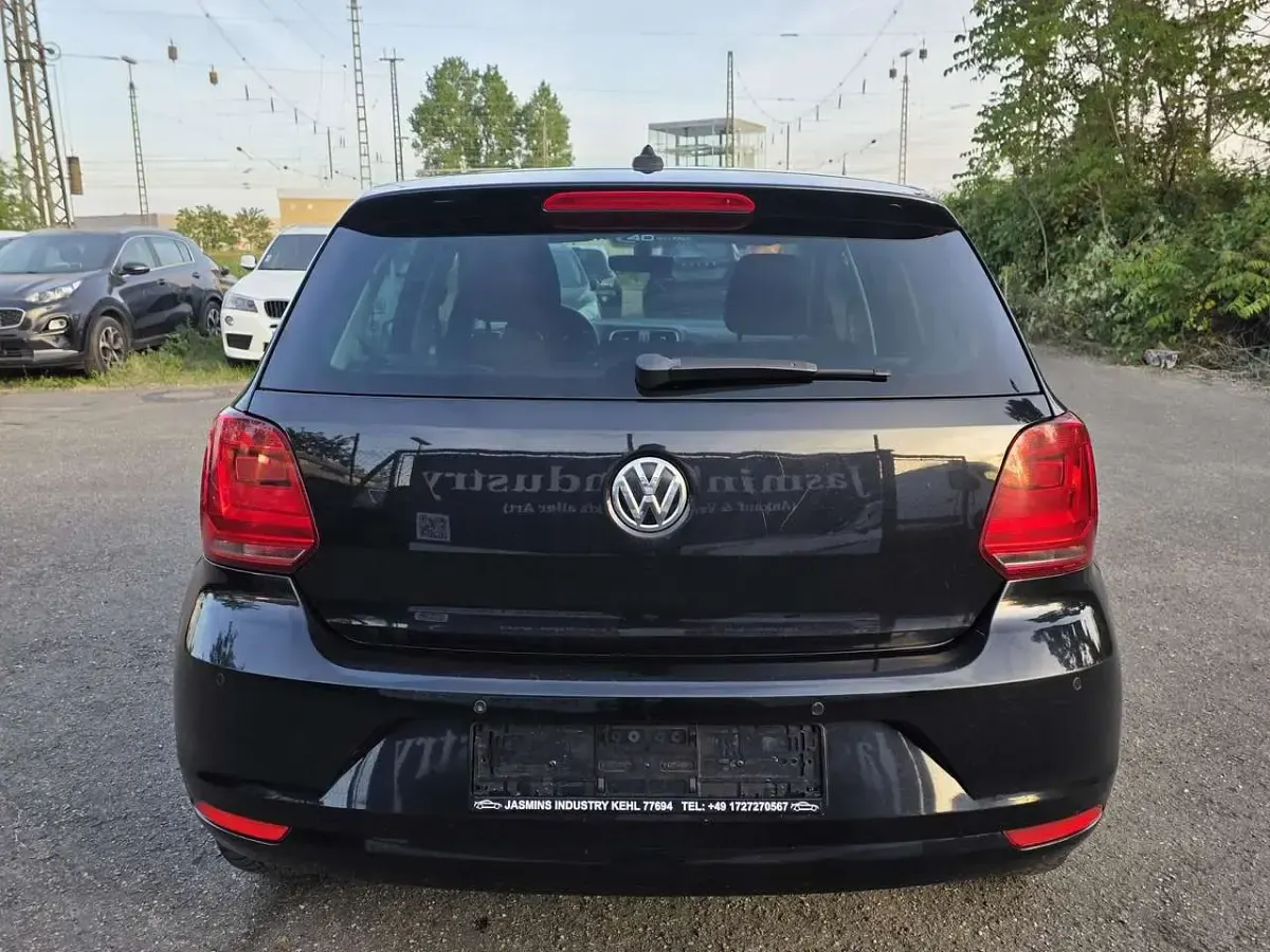 Gebraucht VW Polo LOUNGE 75 PS (55 kW) 2015 Deep black perleffekt Kleinwagen