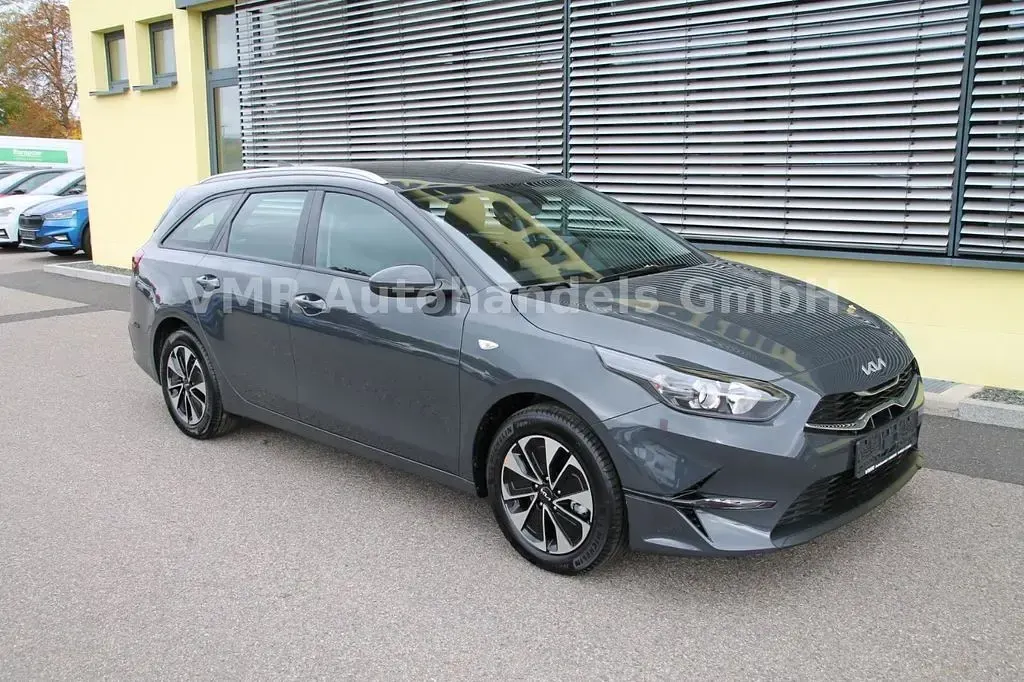 Neu Kia Ceed Sportswagon 140 PS (102 kW) 2025 Grau Kombi