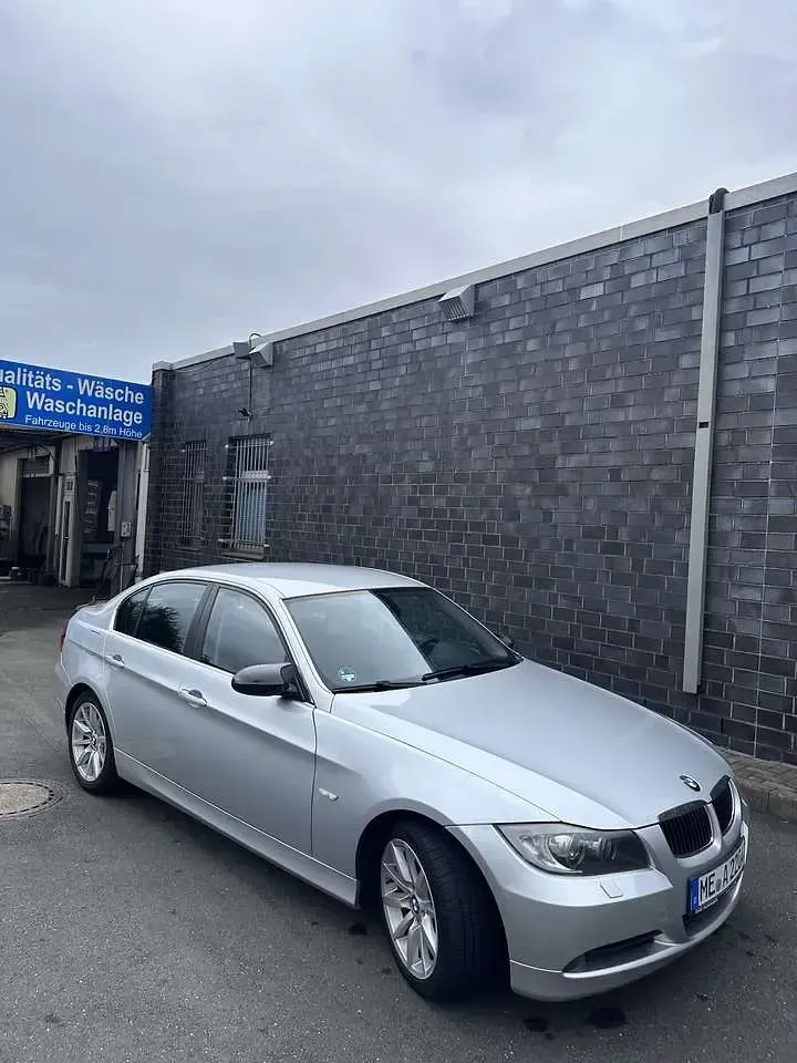 Gebraucht BMW 325 218 PS (160 kW) 2007 Limousine