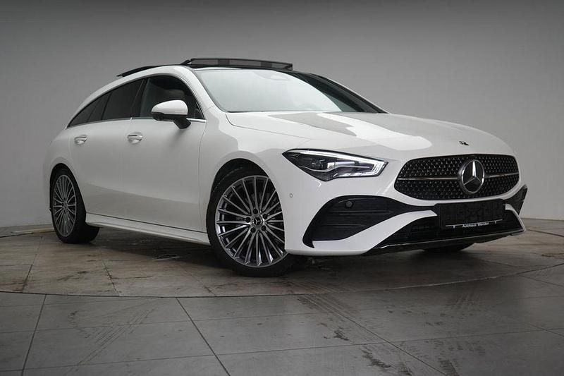 Weiß Gebraucht 2025 Mercedes CLA200 Shooting Brake Advanced Kombi | 34.990 € - Bild 1/4