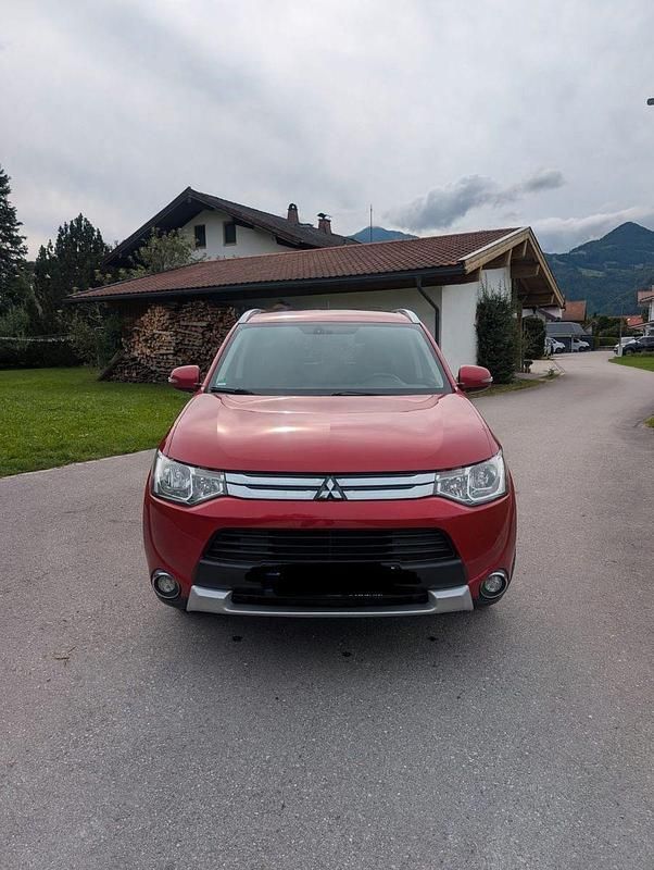 Rot Gebraucht 2014 Mitsubishi Outlander Instyle SUV | 7.500 € (Fairer Preis) - Bild 1/4