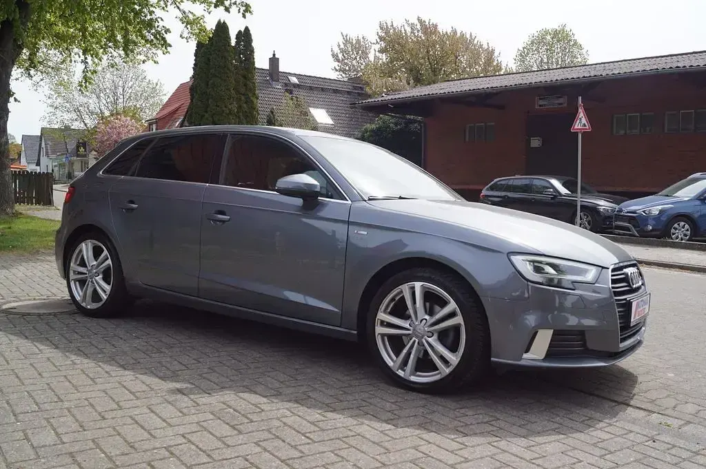 Gebraucht Audi A3 S-Line 150 PS (110 kW) 2016 Grau Limousine