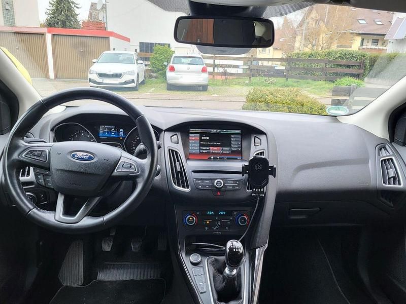 Gebraucht Ford Focus Titanium 150 PS (110 kW) 2015 Schwarz Limousine