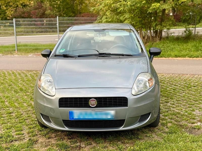 Grau Gebraucht 2012 Fiat Punto Kleinwagen | 3.300 € - Bild 1/4