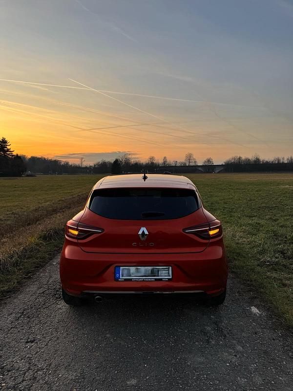 Gebraucht Renault Clio V Edition One 131 PS (96 kW) 2019 Rot Limousine
