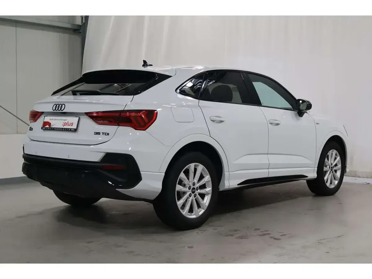 Gebraucht Audi Q3 Sportback S-Line 150 PS (110 kW) 2025 Weiß SUV