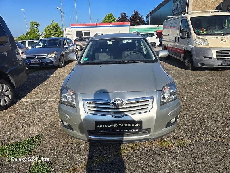 Silber Gebraucht 2007 Toyota Avensis Sol Kombi | 1.750 € (Superpreis) - Bild 1/4