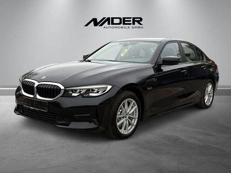 Gebraucht BMW 330e Advantage 252 PS (185 kW) 2022 Schwarz Limousine