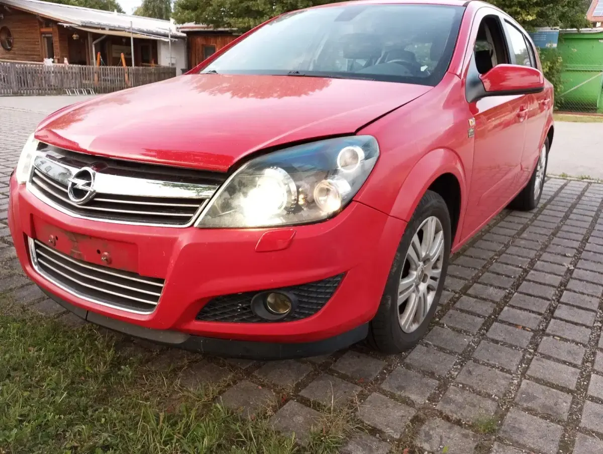 Gebraucht Opel Astra 140 PS (102 kW) 2009 Limousine
