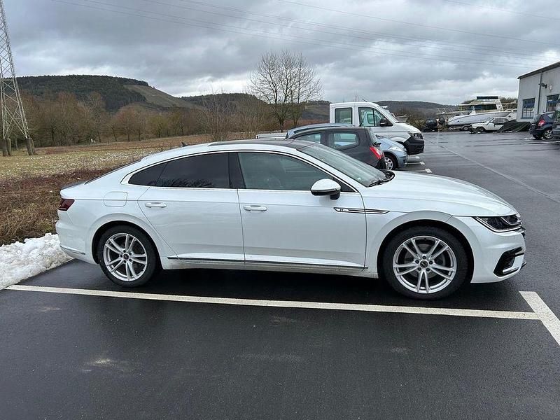 Gebraucht VW Arteon R-line 190 PS (139 kW) 2018 Weiß Kleinwagen