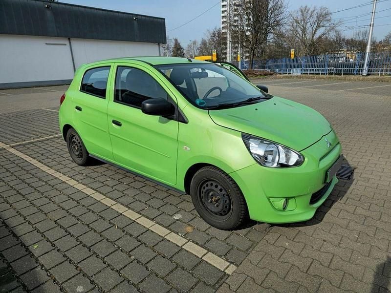 Gebraucht Mitsubishi Space Star 71 PS (52 kW) 2013 Grün Van / Kleinbus