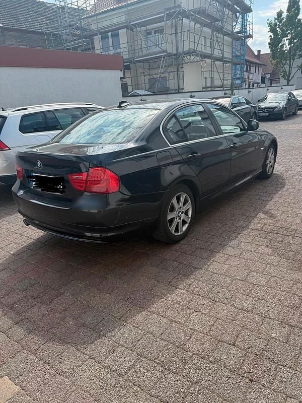 Second-hand BMW 320 2011 Negru Berlinǎ