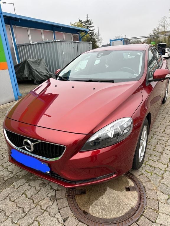 Schwarz Gebraucht 2016 Volvo V40 Kombi | 12.000 € (Guter Preis) - Bild 1/4