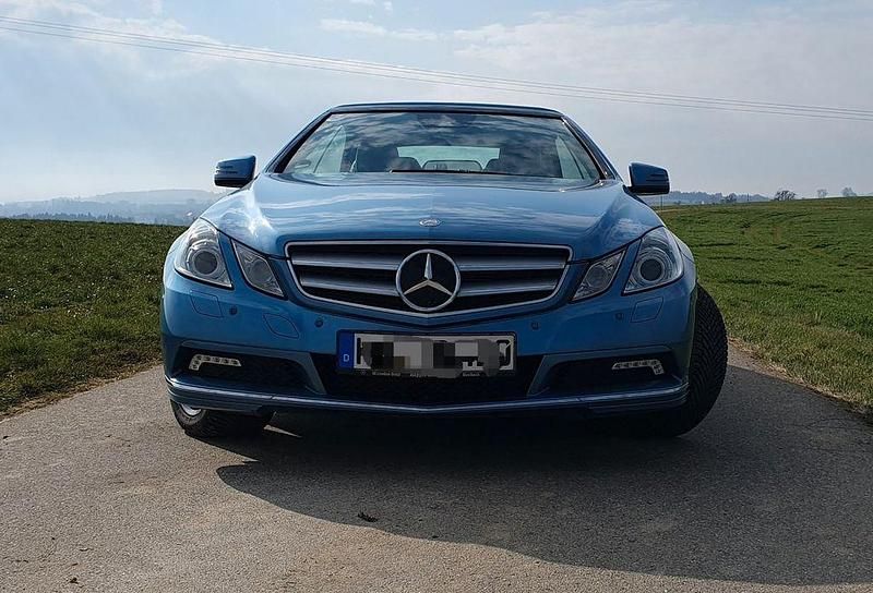 Gebraucht Mercedes E350 231 PS (169 kW) 2010 Blau Cabrio