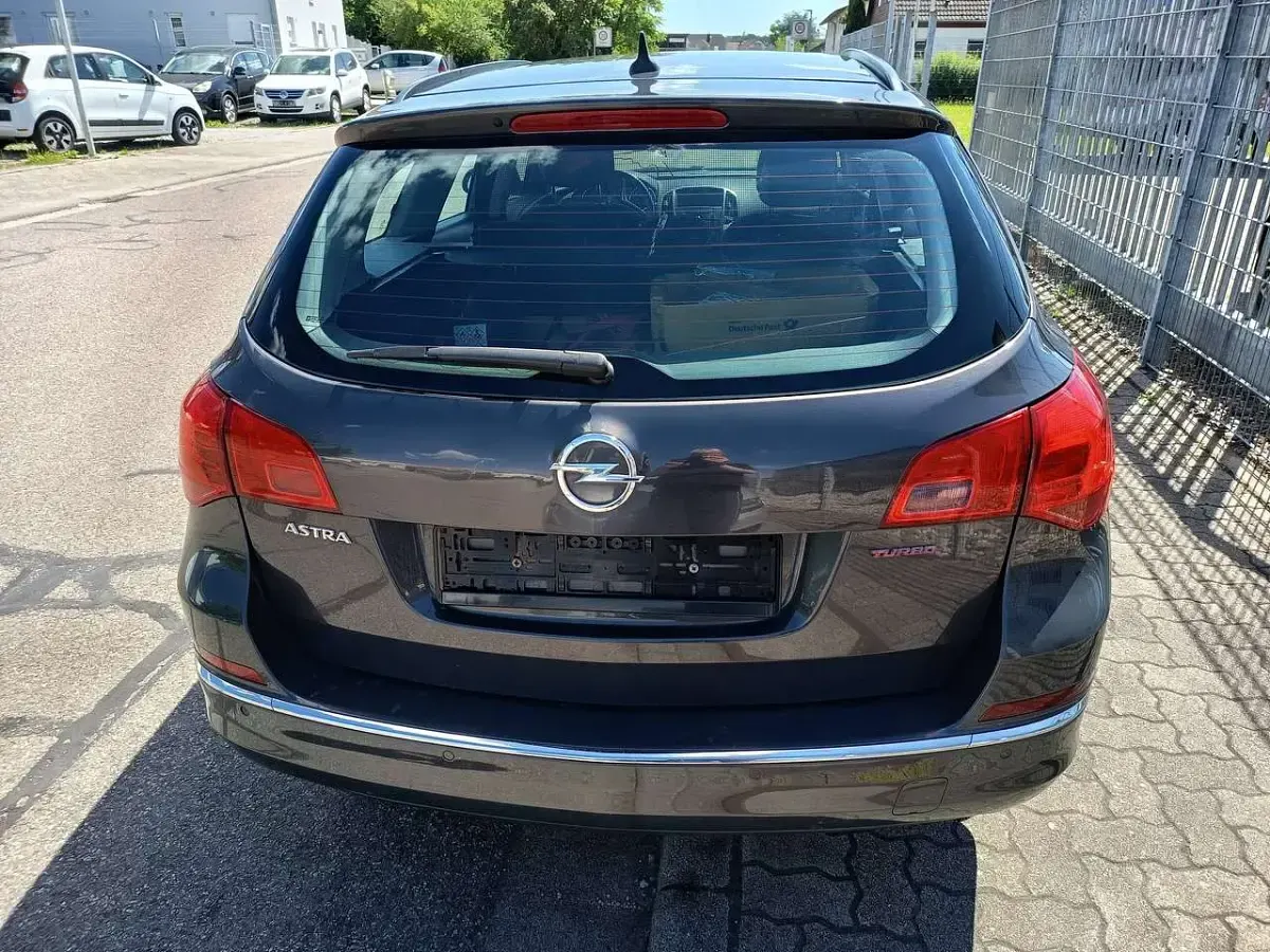 Gebraucht Opel Astra Selection 131 PS (96 kW) 2013 Grau Kombi