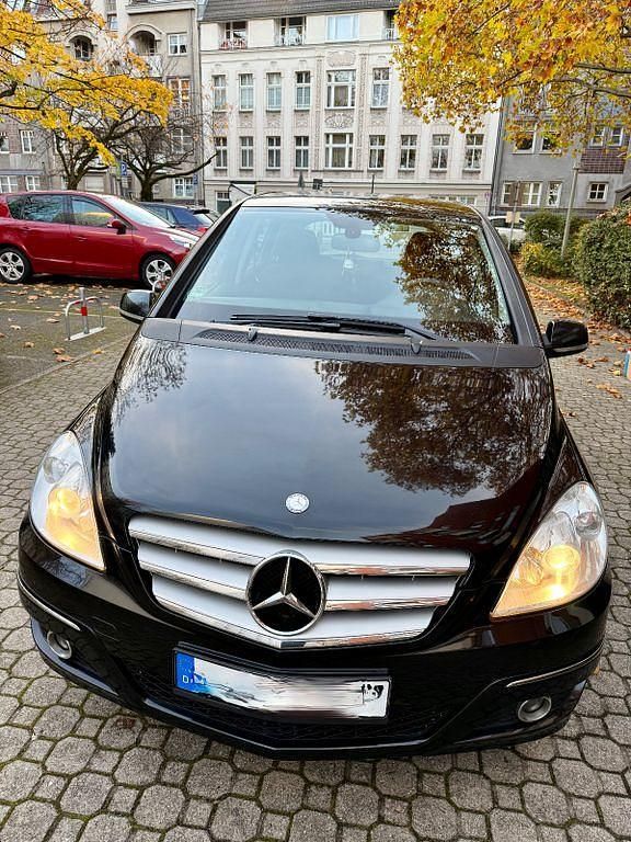Schwarz Gebraucht 2008 Mercedes B150 Van / Kleinbus | 5.000 € (Fairer Preis) - Bild 1/4
